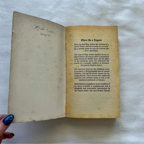 Malory's LE MORTE D'ARTFUR A New Rendition By
KEITE BAINES - Picture 4 of 7